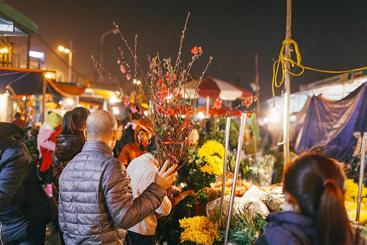 Quang Ba Market in Tet Holidays