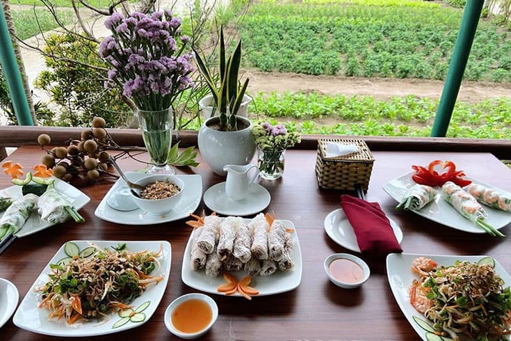 A meal in Tra Que Garden