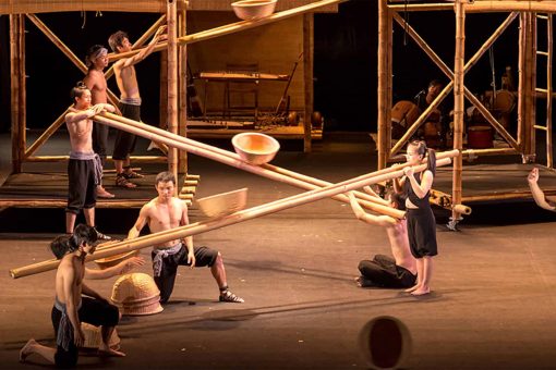 A O Show – for Outburst of Emotions