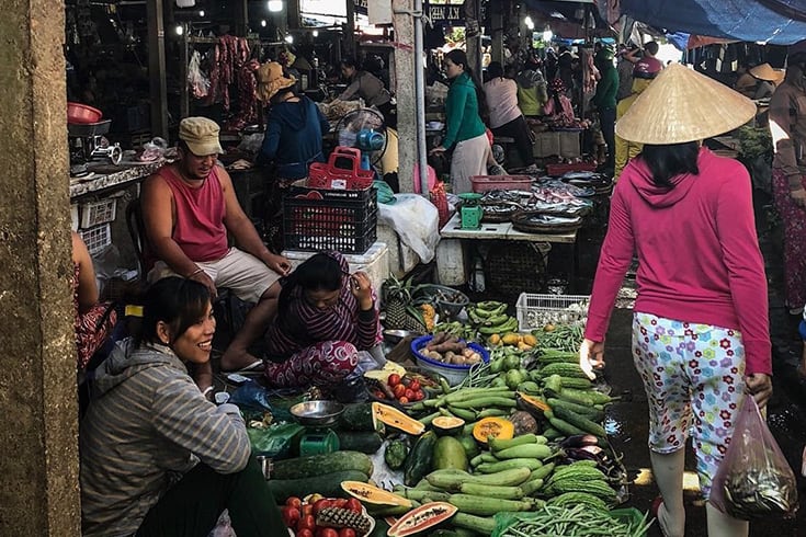 Ba Le Market