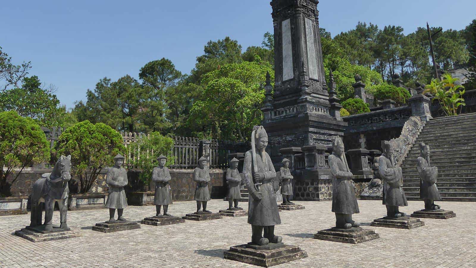 Best time to visit Khai Dinh tomb
