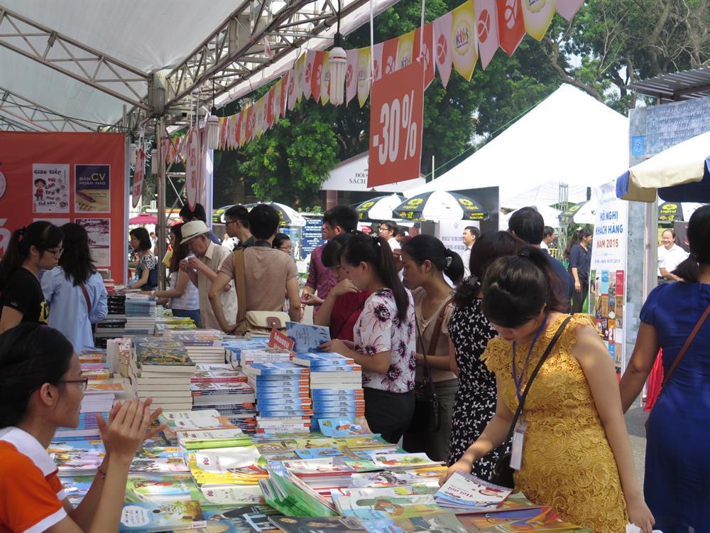 Book festival at Le Van Tam park