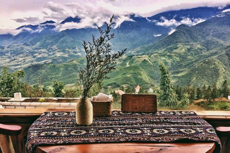 Cafe in the clouds