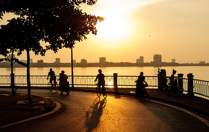 Cycling around West Lake