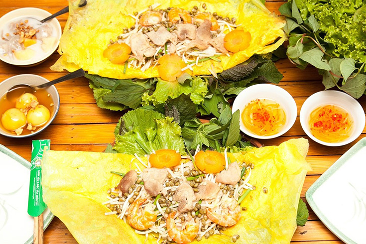 Different styles of Banh xeo