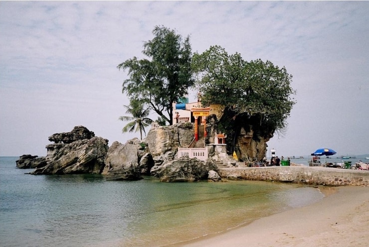 Dinh Cau temple