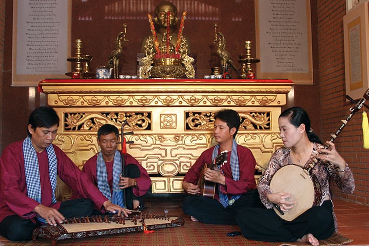 Don Ca Tai Tu features