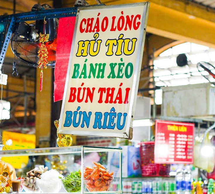 Food stores at Ben Thanh market