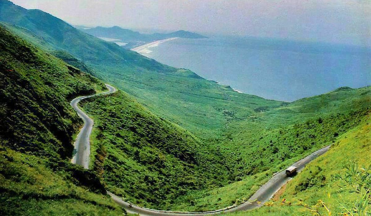 hai-van-pass-road