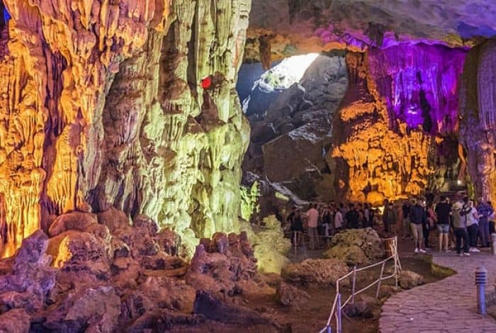 8 Magnificent & Mysterious Halong Bay Caves to Witness&hellip;