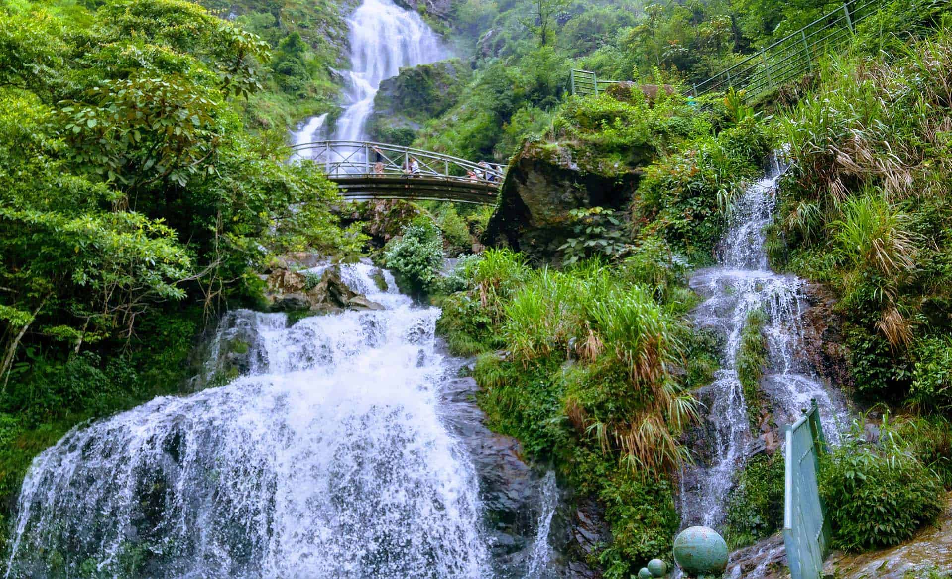 Highlights of Thac Bac waterfall