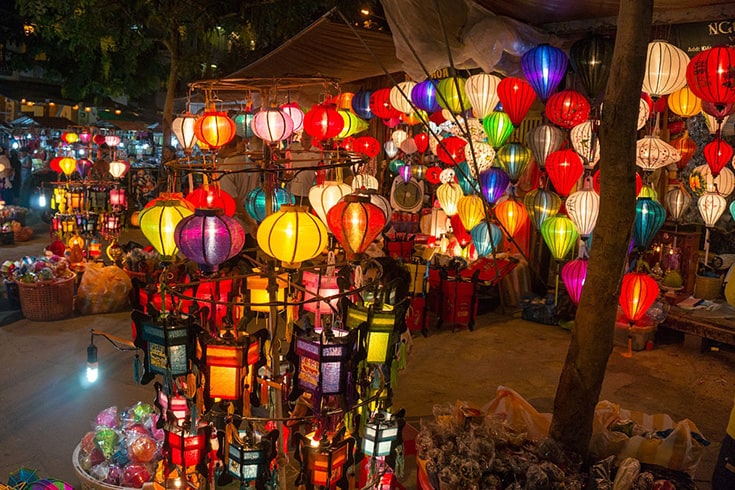 Hoi An night market for shopping in Hoi An