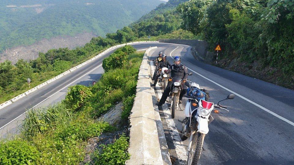 hai van pass-motorcycle