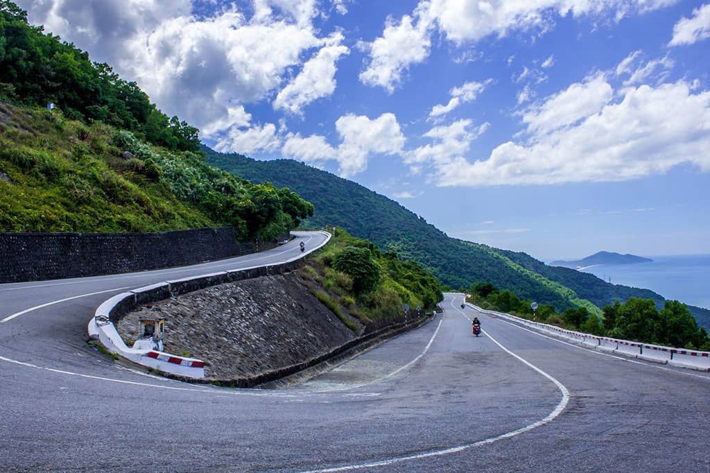 How far is it from Hue to Hoi An