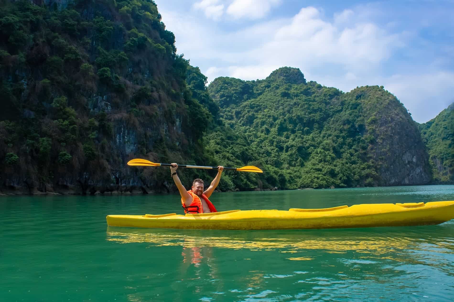 Kayaking in Hon tam island