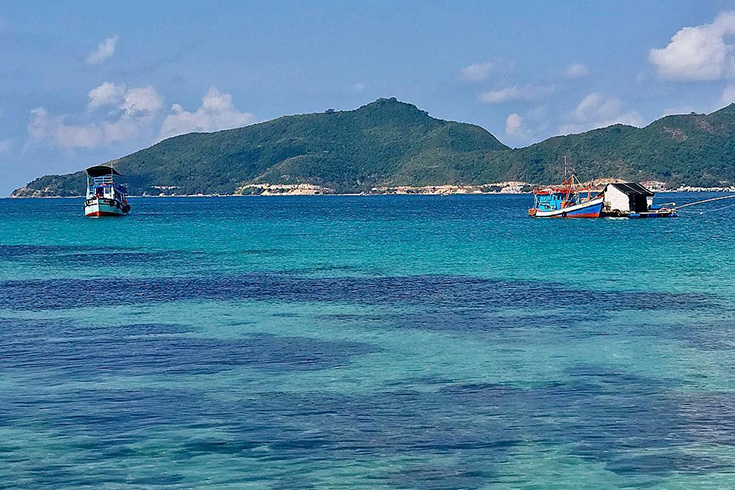 Looking over sea at Nam Du