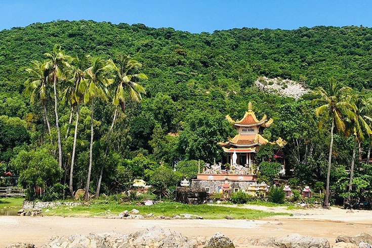 Pagoda at Cu Lao Cham