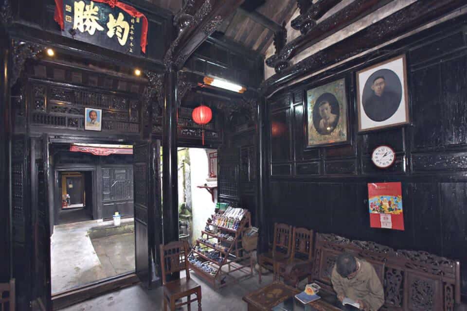Quan Thang Ancient House Antiques