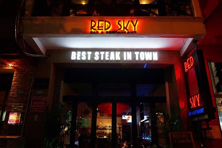 Red Sky Bar & Restaurant