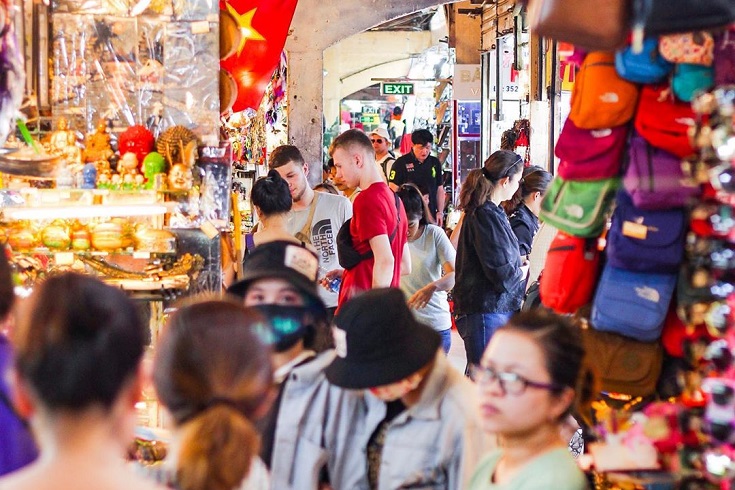 Shopping at Ben Thanh market
