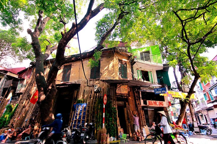 Specialized Craft Streets and Guilds