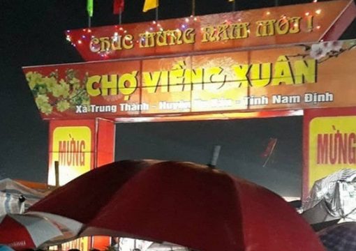 Vieng Market Festival, Nam Dinh: Buying Luck in a Lively Atmosphere