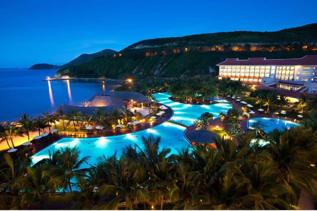 Vinpearl land nha trang at night