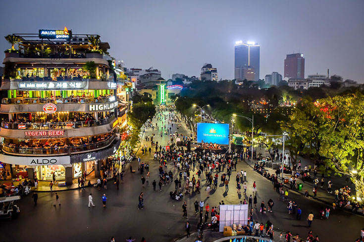 Wander around Hanoi Old Quarter and Hoan Kiem Lake