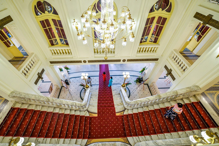 Wander around Hanoi Opera House 