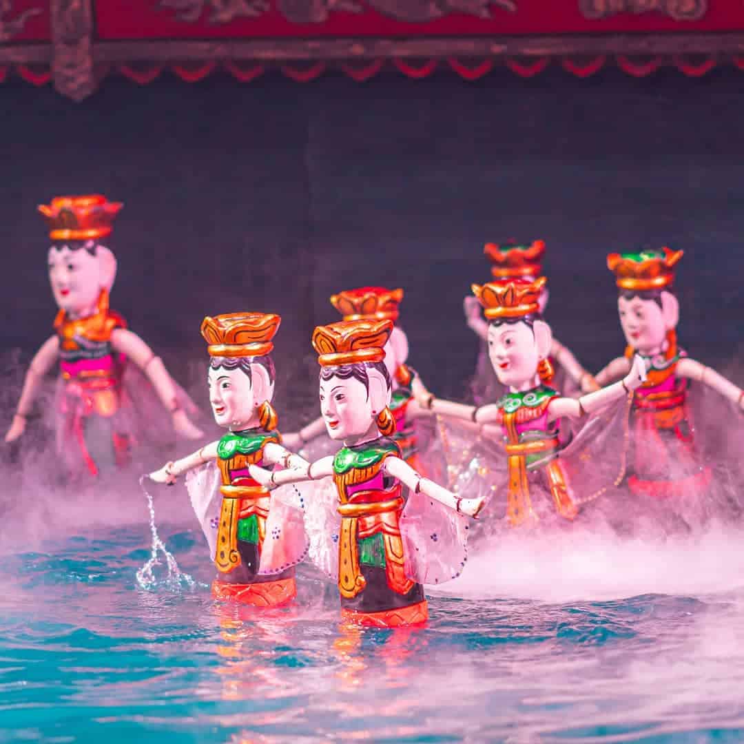 water puppet show in Thang Long water puppet theatre