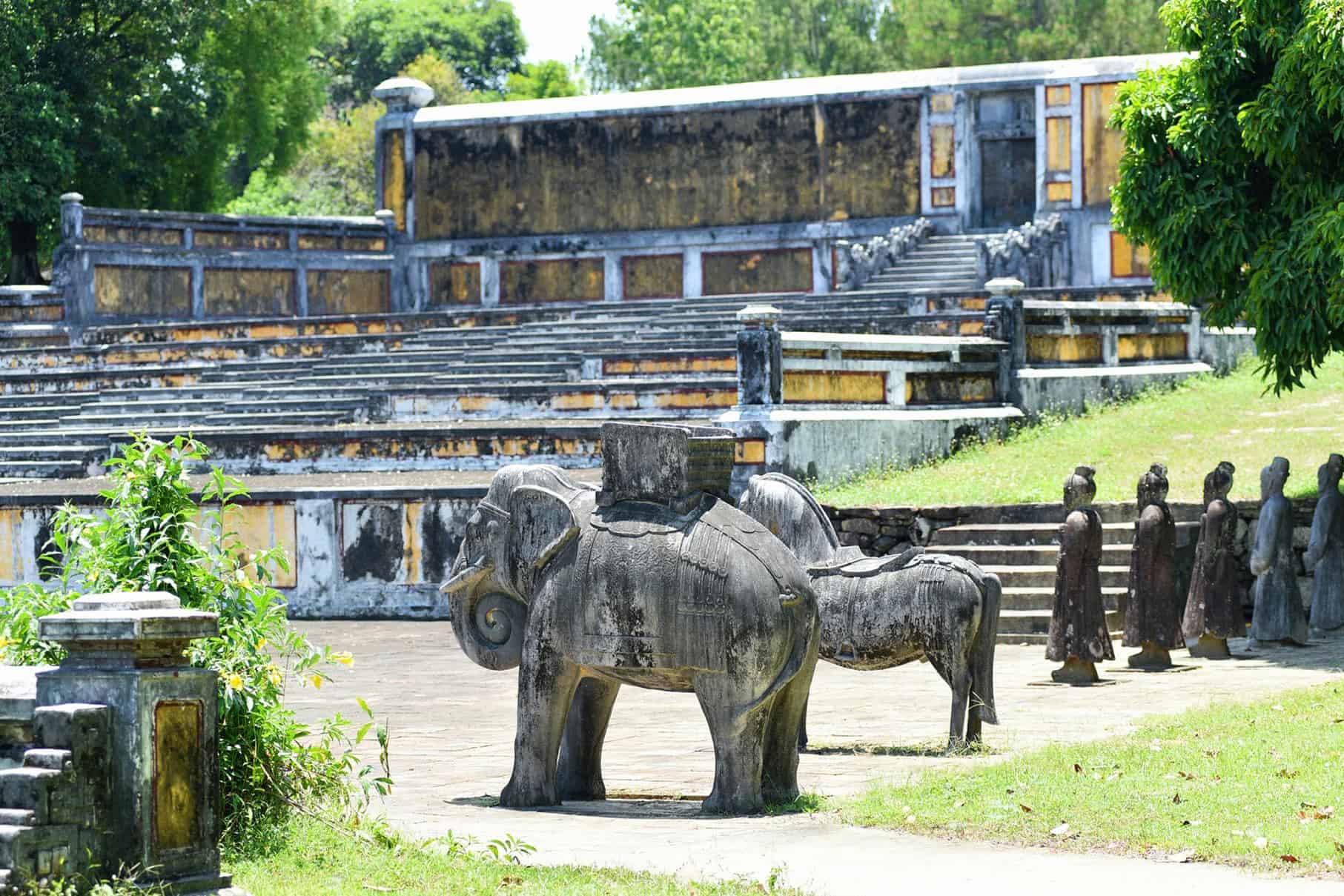 What to see in Gia Long tomb