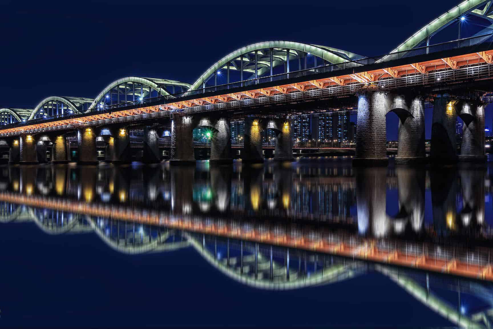 Why and When Does Han River Bridge In Da Nang Officially Swing